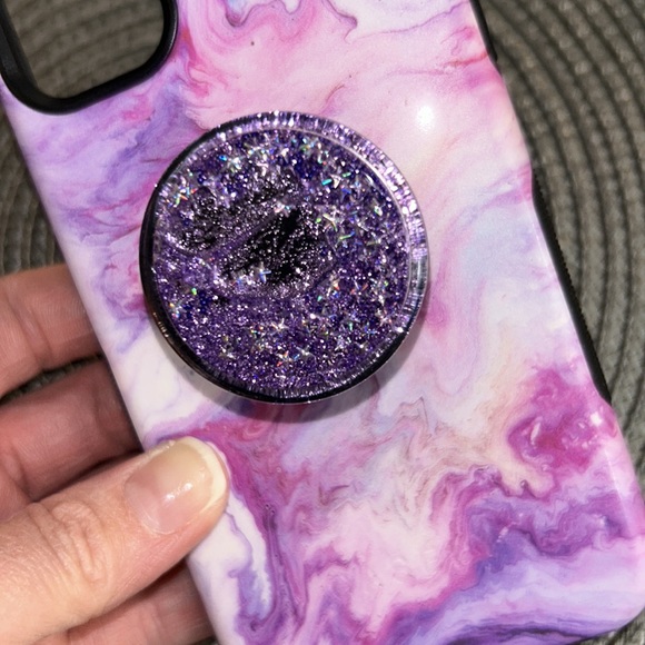 Casely iPhone 11 case with pop socket - Picture 6 of 6